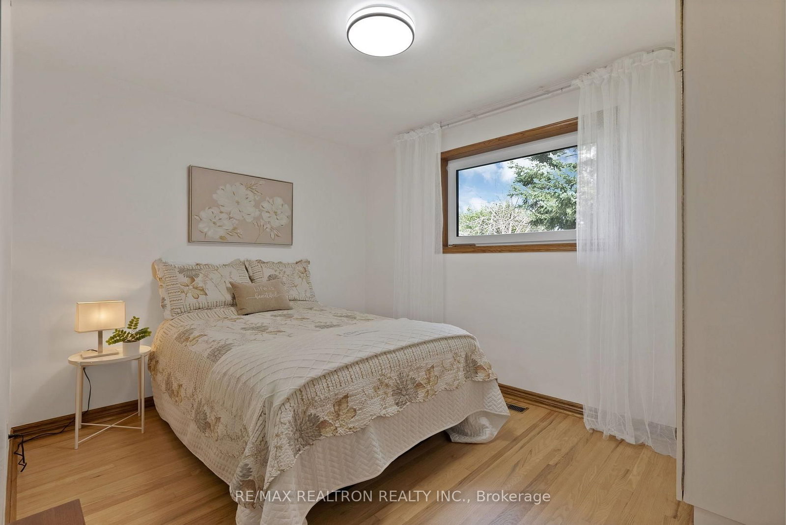 421 Brimorton Drive • Toronto, ON photo 16