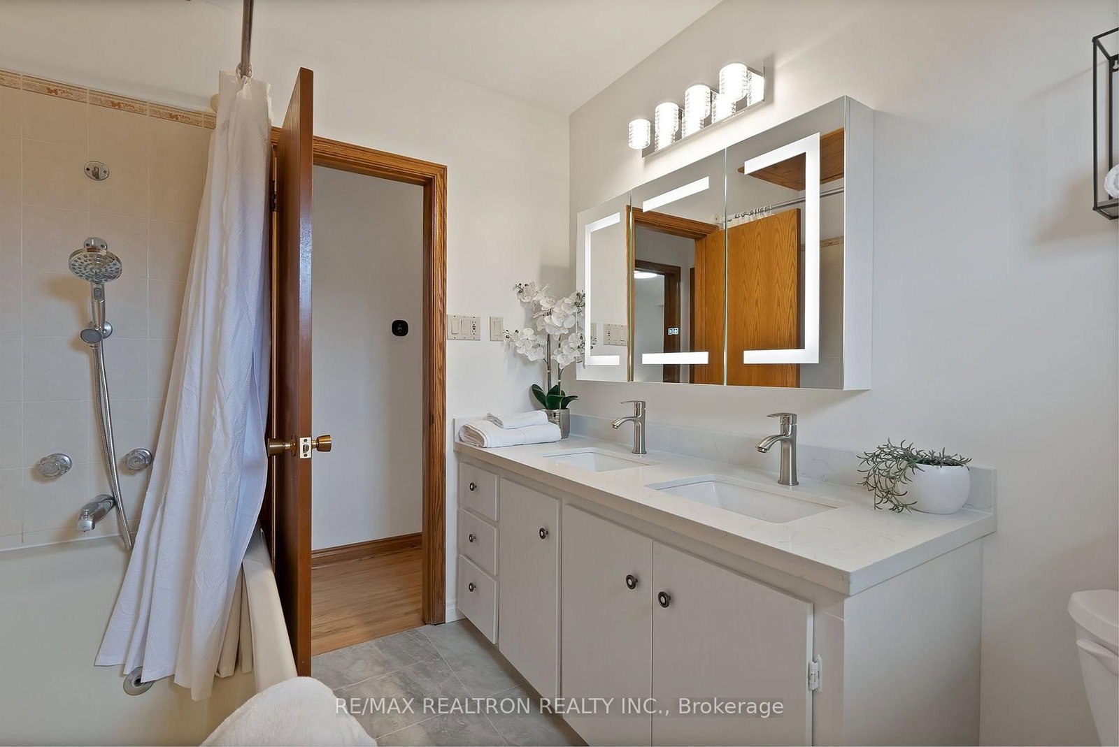 421 Brimorton Drive • Toronto, ON photo 19