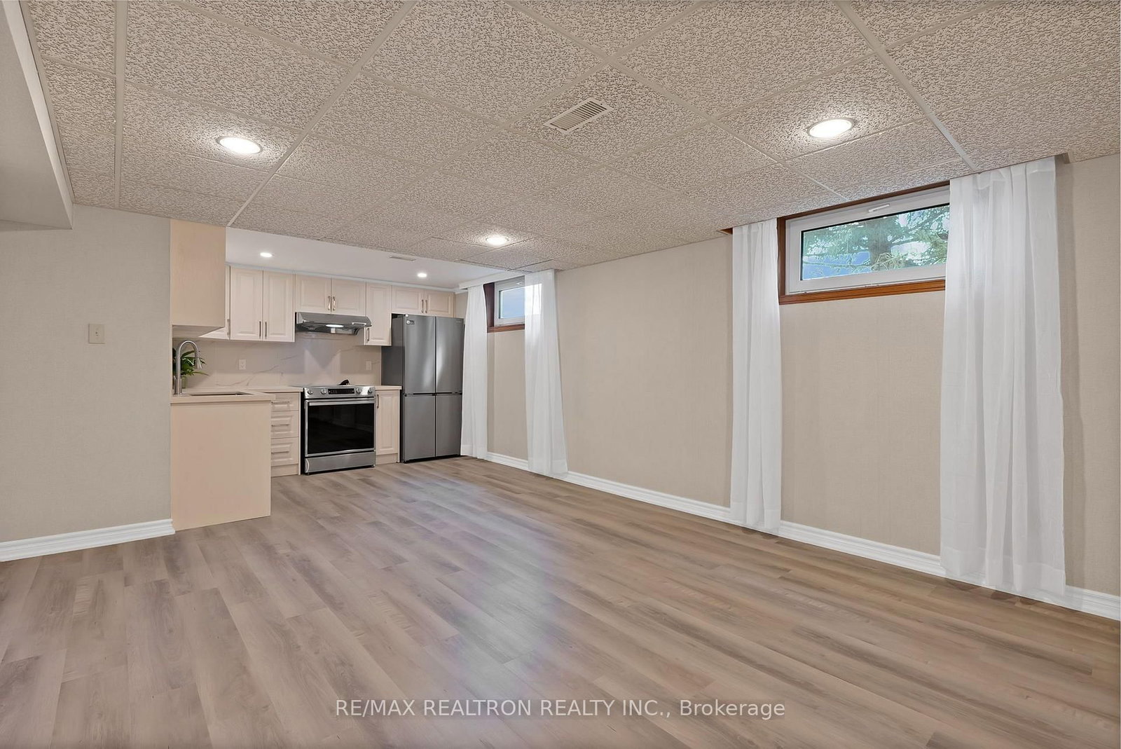 421 Brimorton Drive • Toronto, ON photo 21