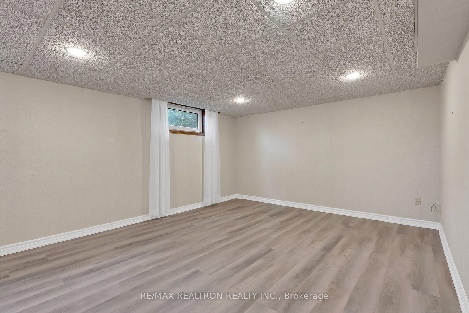421 Brimorton Drive • Toronto, ON photo 23