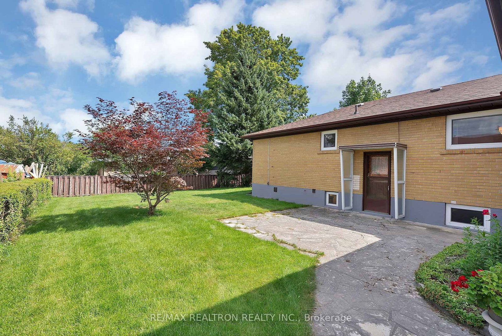 421 Brimorton Drive • Toronto, ON photo 25