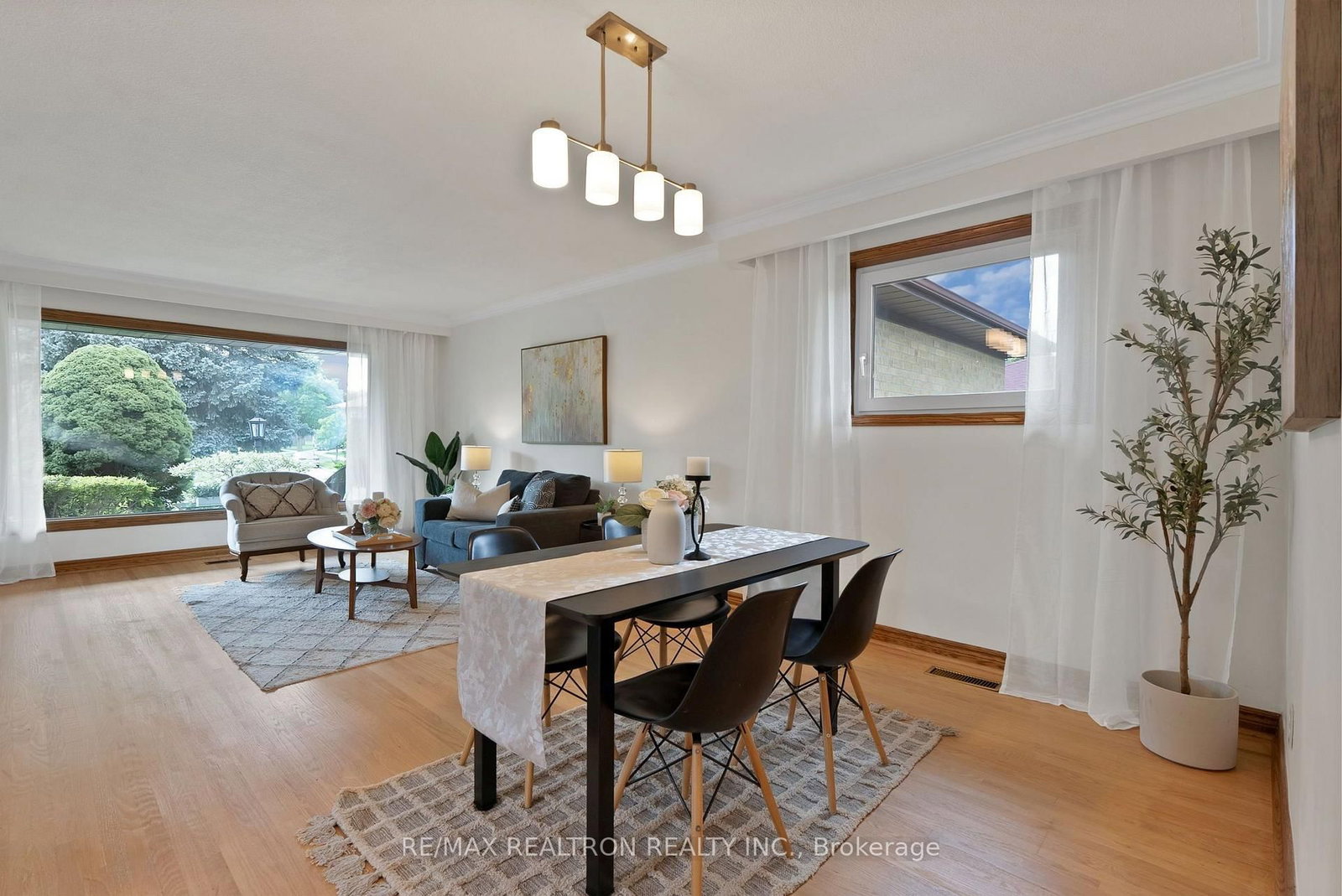 421 Brimorton Drive • Toronto, ON photo 6