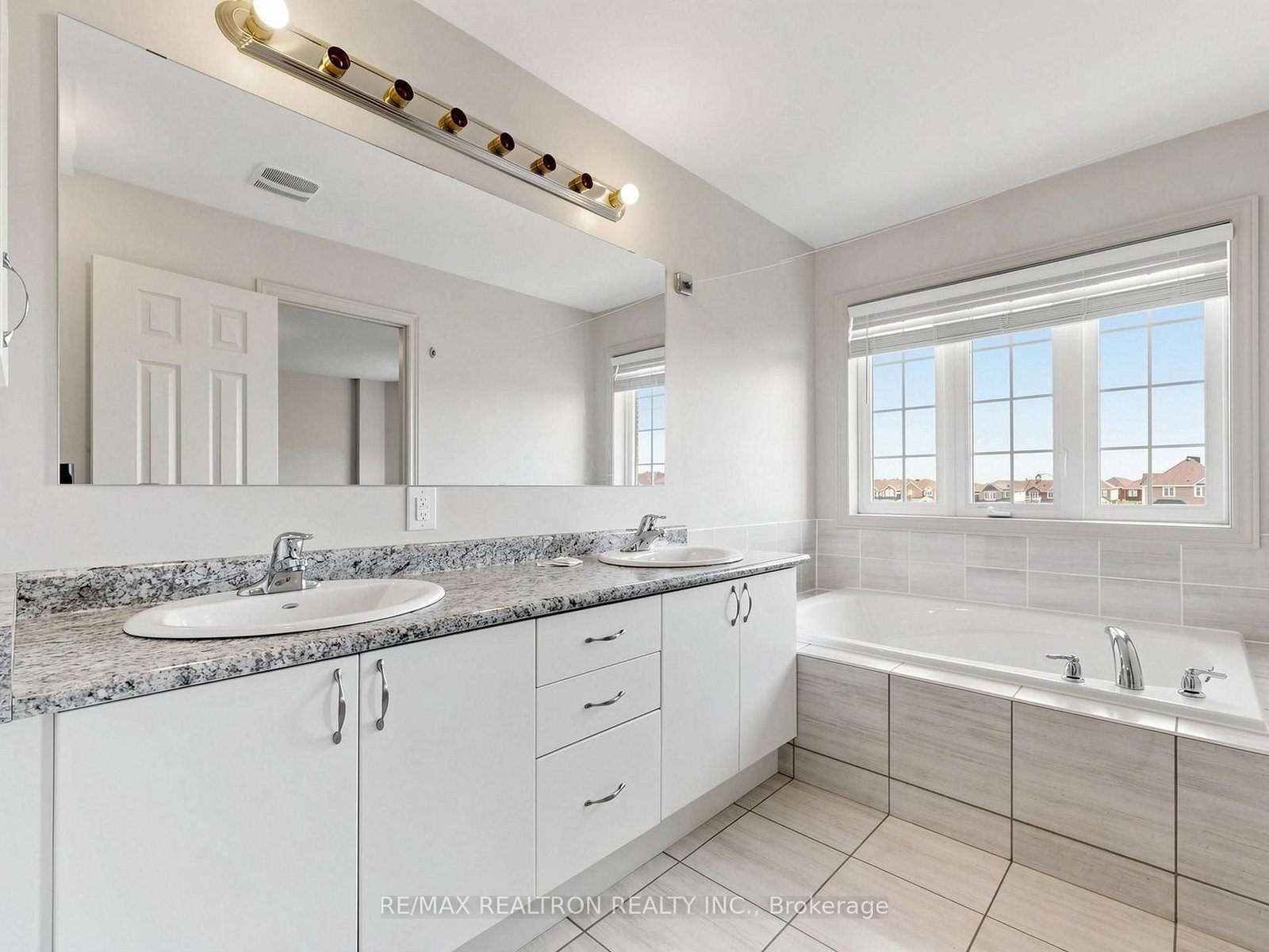 59 Jevons Ajax,ON L1Z 0T6 — Photo 23
