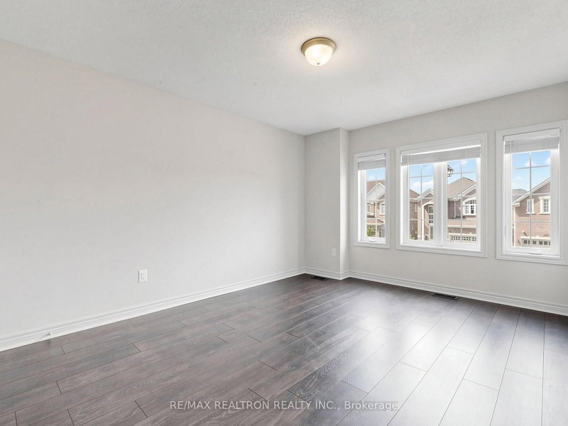 59 Jevons Ajax,ON L1Z 0T6 — Photo 25