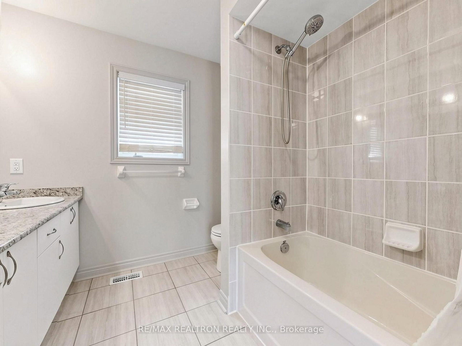 59 Jevons Ajax,ON L1Z 0T6 — Photo 32