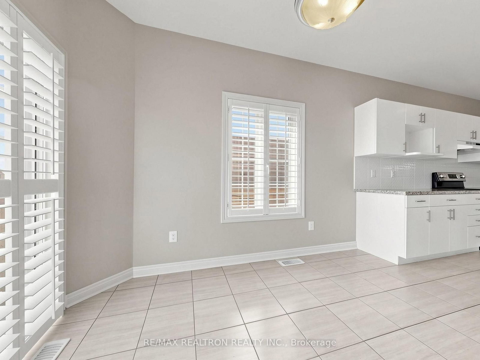 59 Jevons Ajax,ON L1Z 0T6 — Photo 8