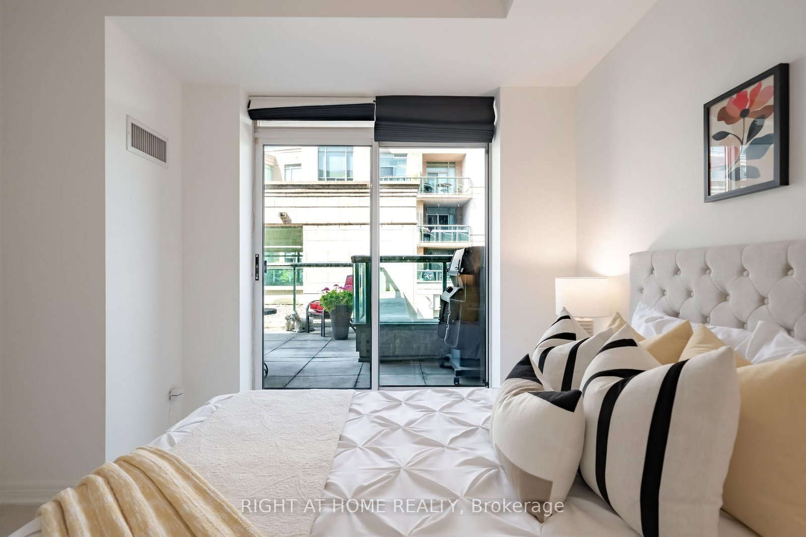 35 Boardwalk Drive • #202 • Toronto, ON photo 8