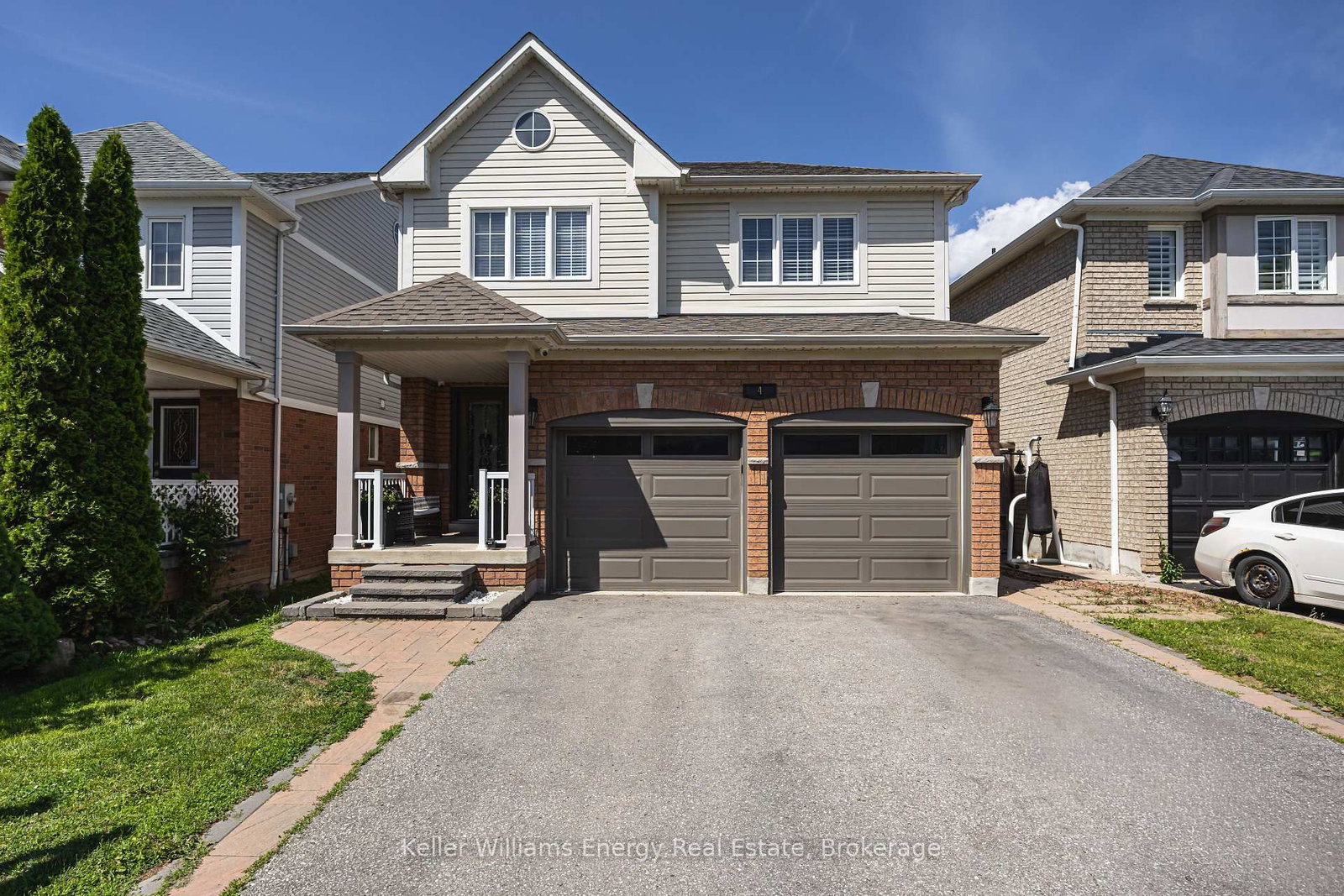 4 Holman Court • Whitby, ON photo 1