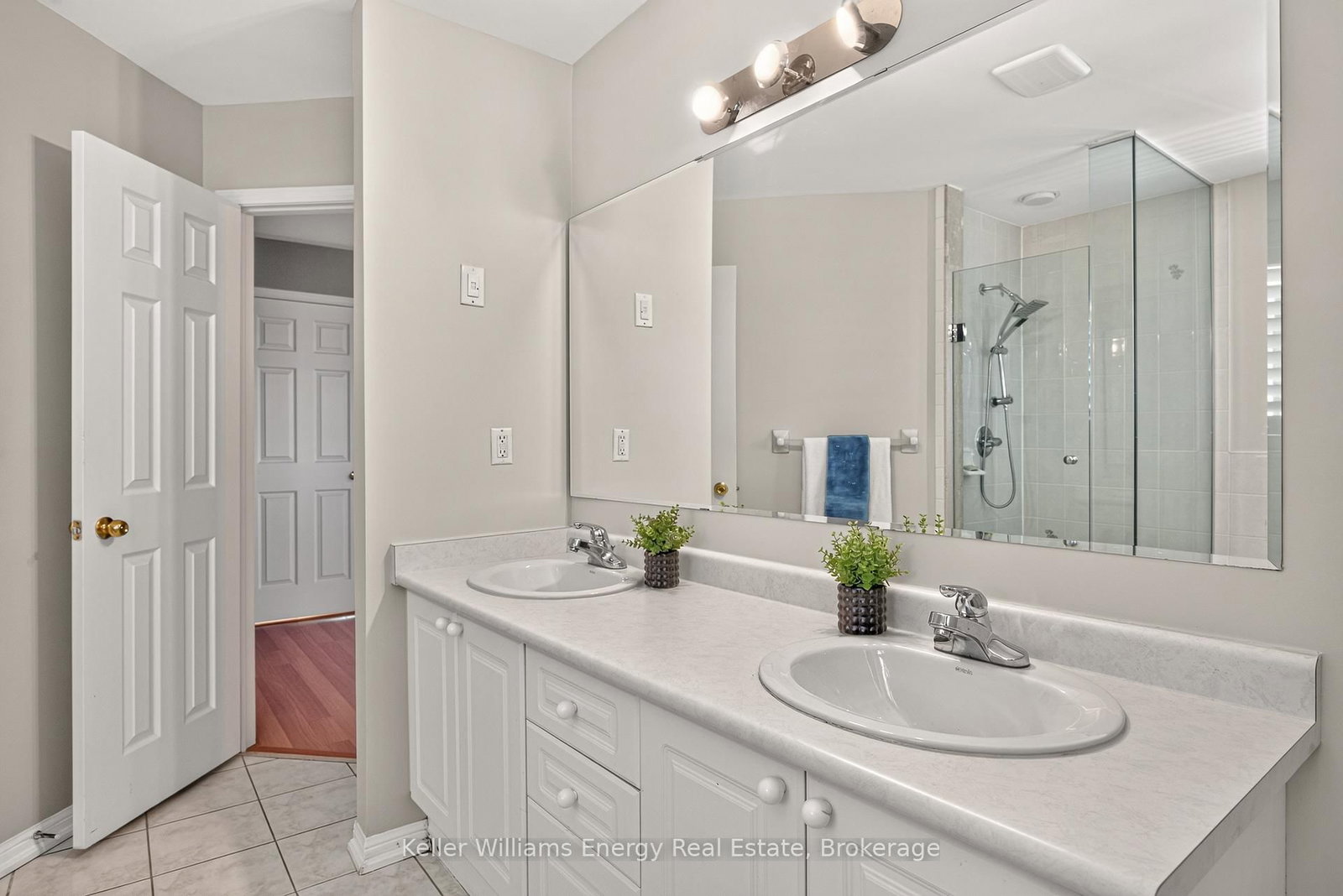 4 Holman Court • Whitby, ON photo 17