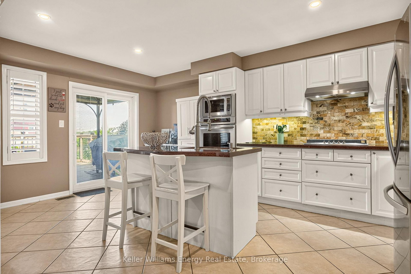 4 Holman Court • Whitby, ON photo 8