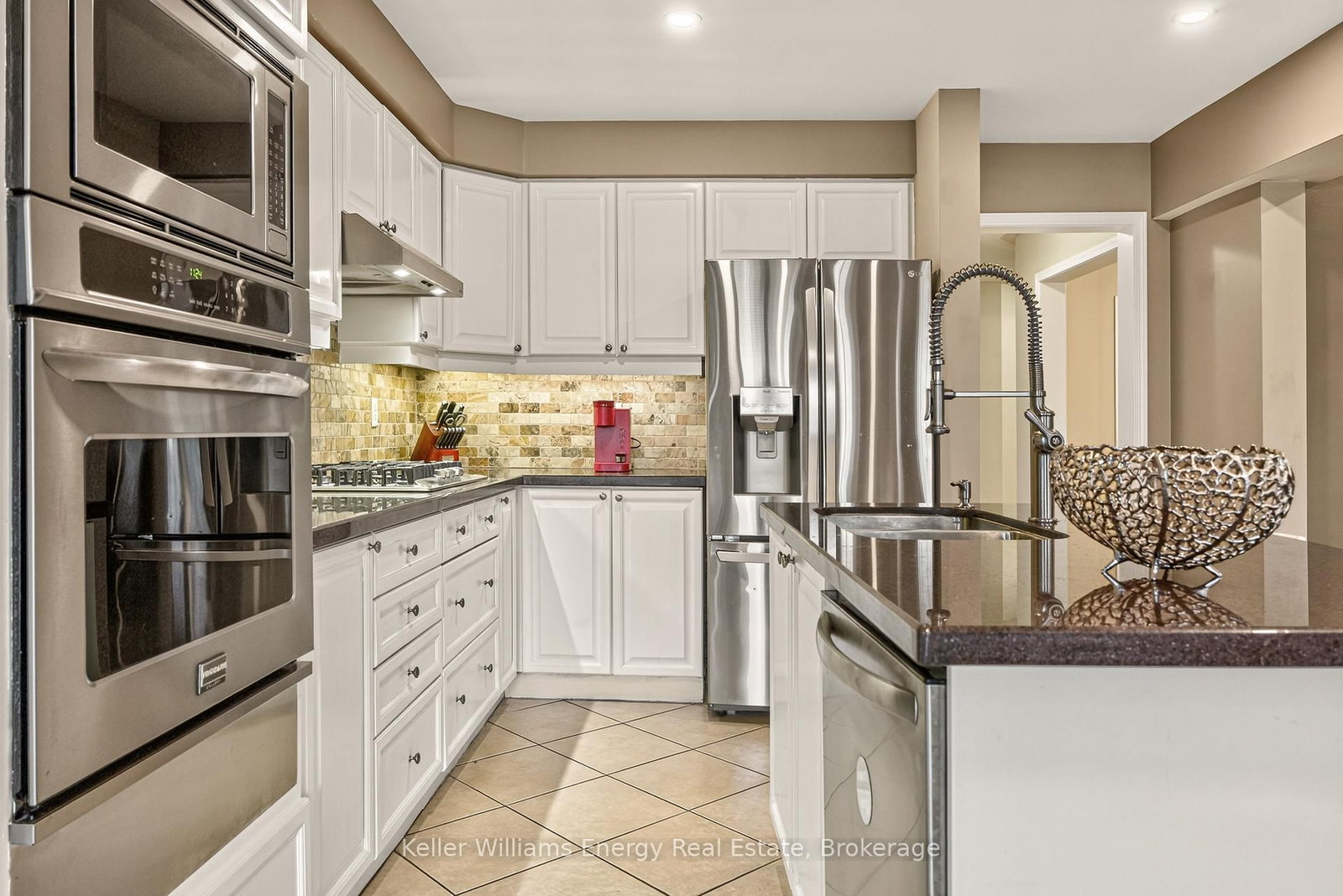 4 Holman Court • Whitby, ON photo 9