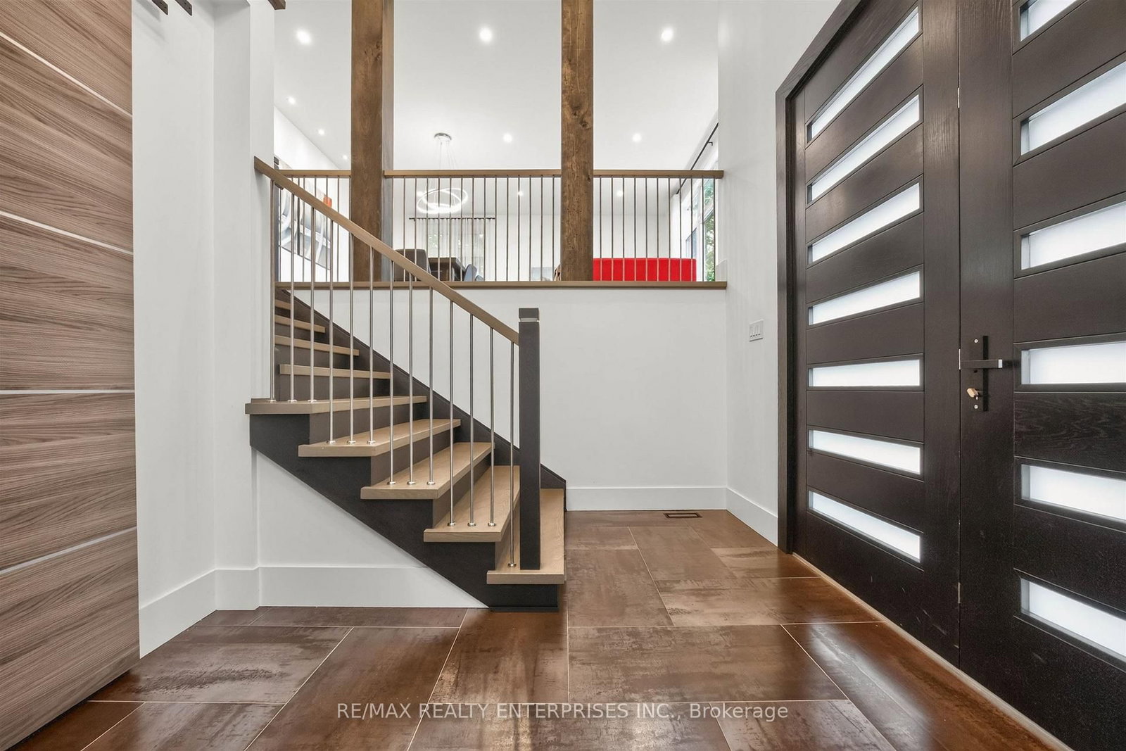 700 Hillcrest Road • Pickering, ON photo 5