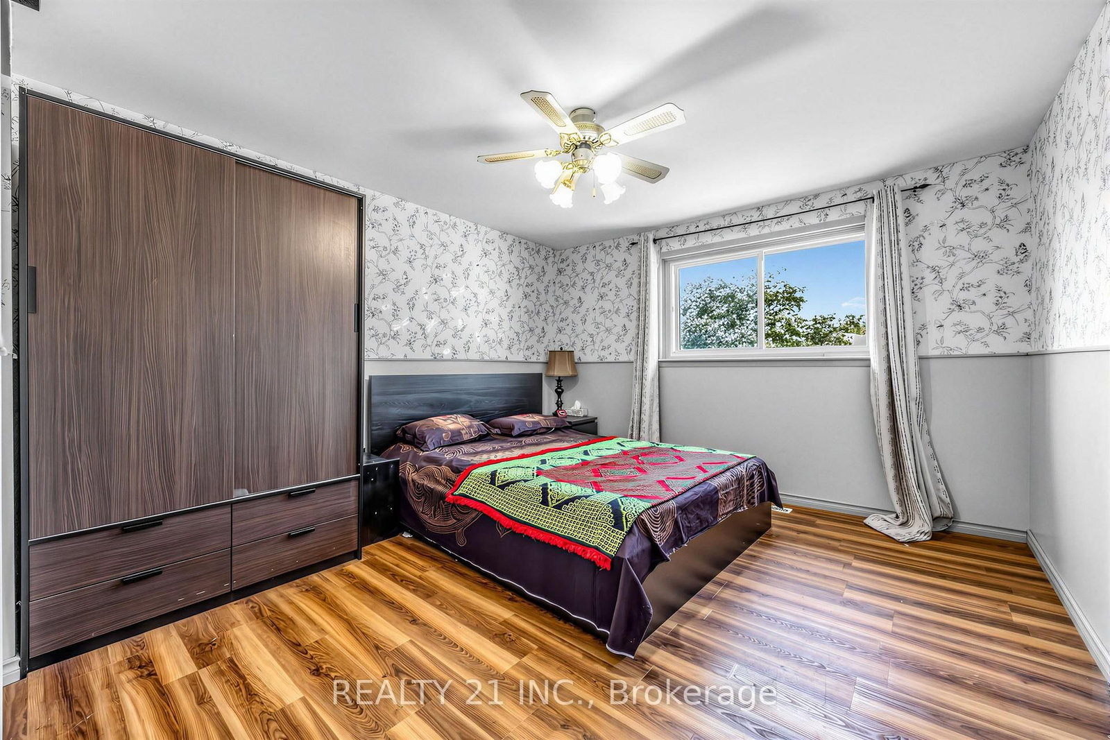 376 Vancouver Crescent • Oshawa, ON photo 10