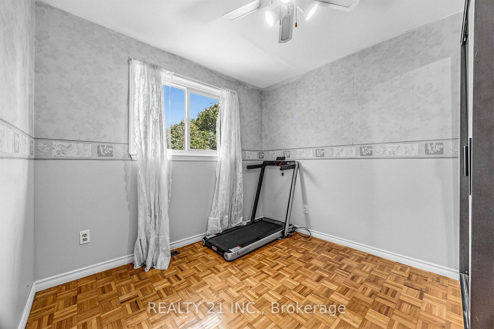 376 Vancouver Crescent • Oshawa, ON photo 14