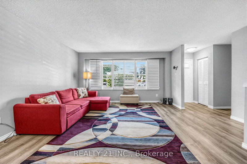 376 Vancouver Crescent