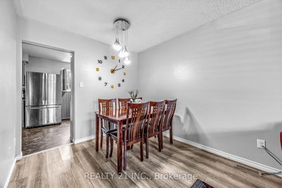 376 Vancouver Crescent • Oshawa, ON photo 5