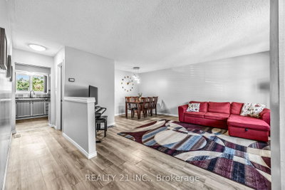 376 Vancouver Crescent • Oshawa, ON photo 8
