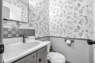 376 Vancouver Crescent • Oshawa, ON photo 9