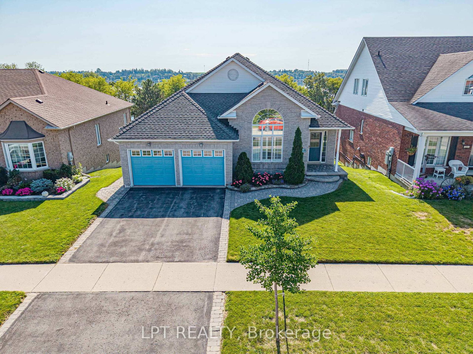 219 Waterbury Crescent • Scugog, ON photo 3