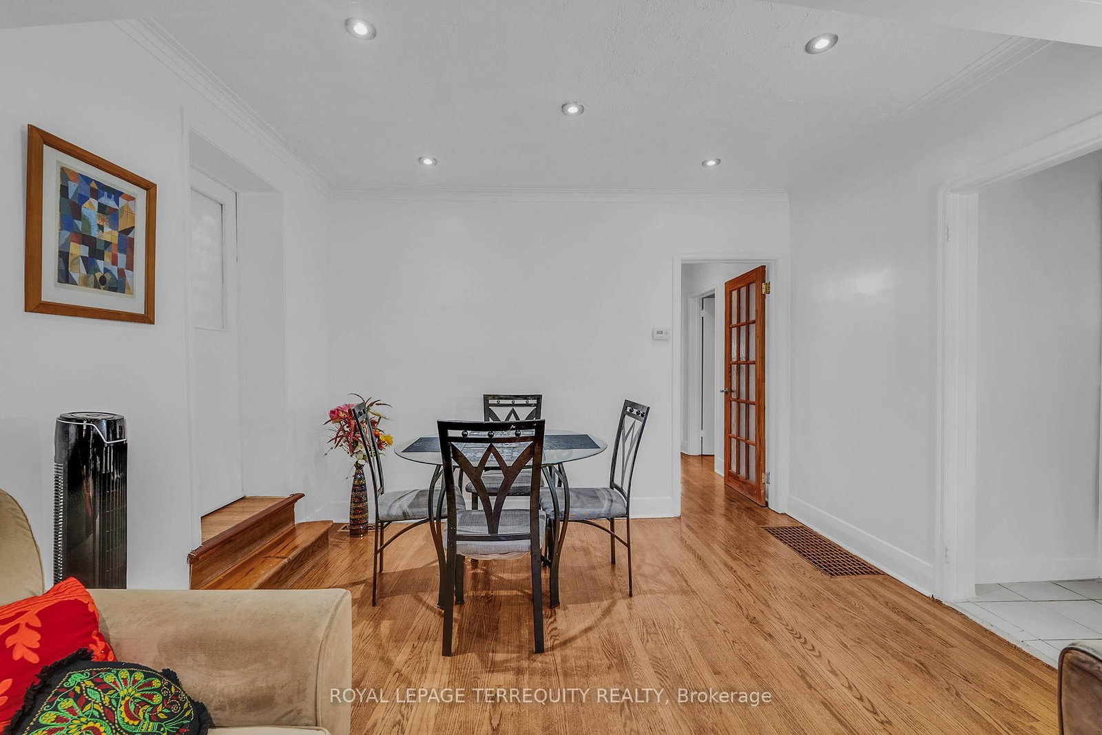 4 Harris Park Drive • Toronto, ON photo 10