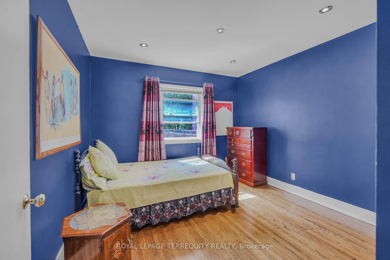 4 Harris Park Drive • Toronto, ON photo 17