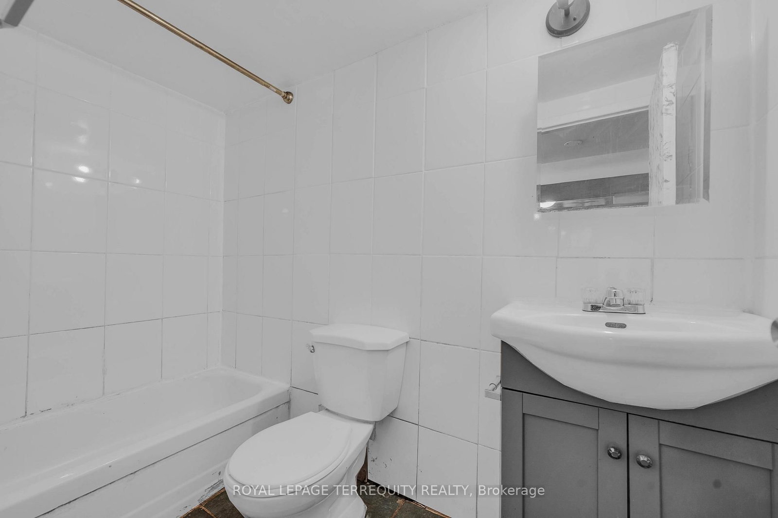4 Harris Park Drive • Toronto, ON photo 32