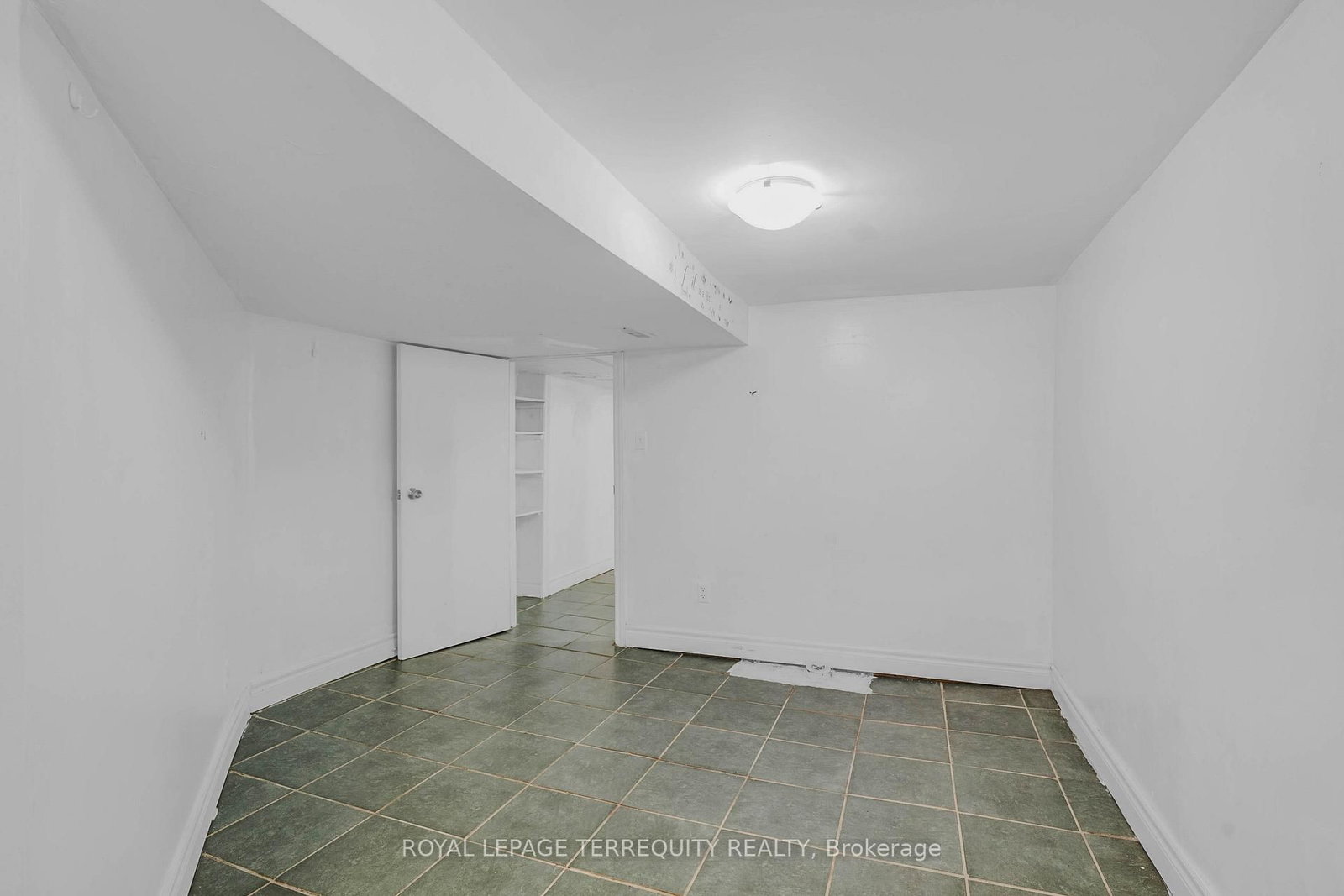 4 Harris Park Drive • Toronto, ON photo 34