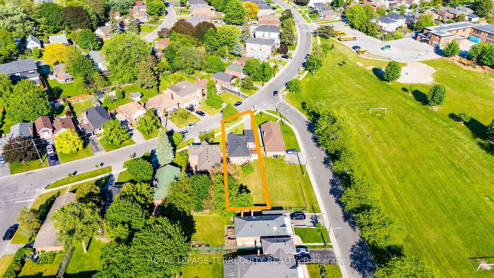 4 Harris Park Drive • Toronto, ON photo 49