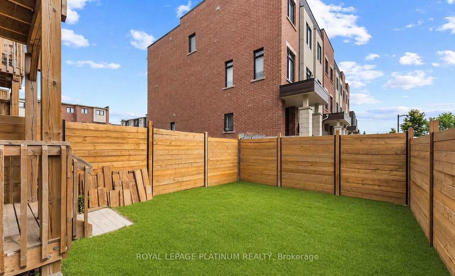 895 KICKING HORSE Path • Oshawa, ON photo 12