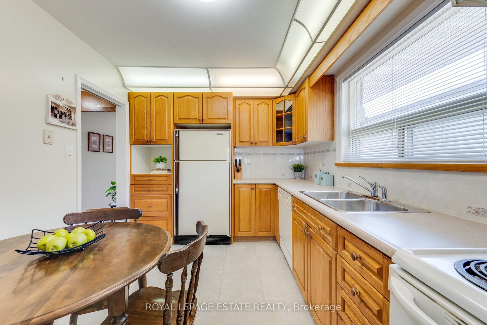 26 Mozart Avenue • Toronto, ON photo 9