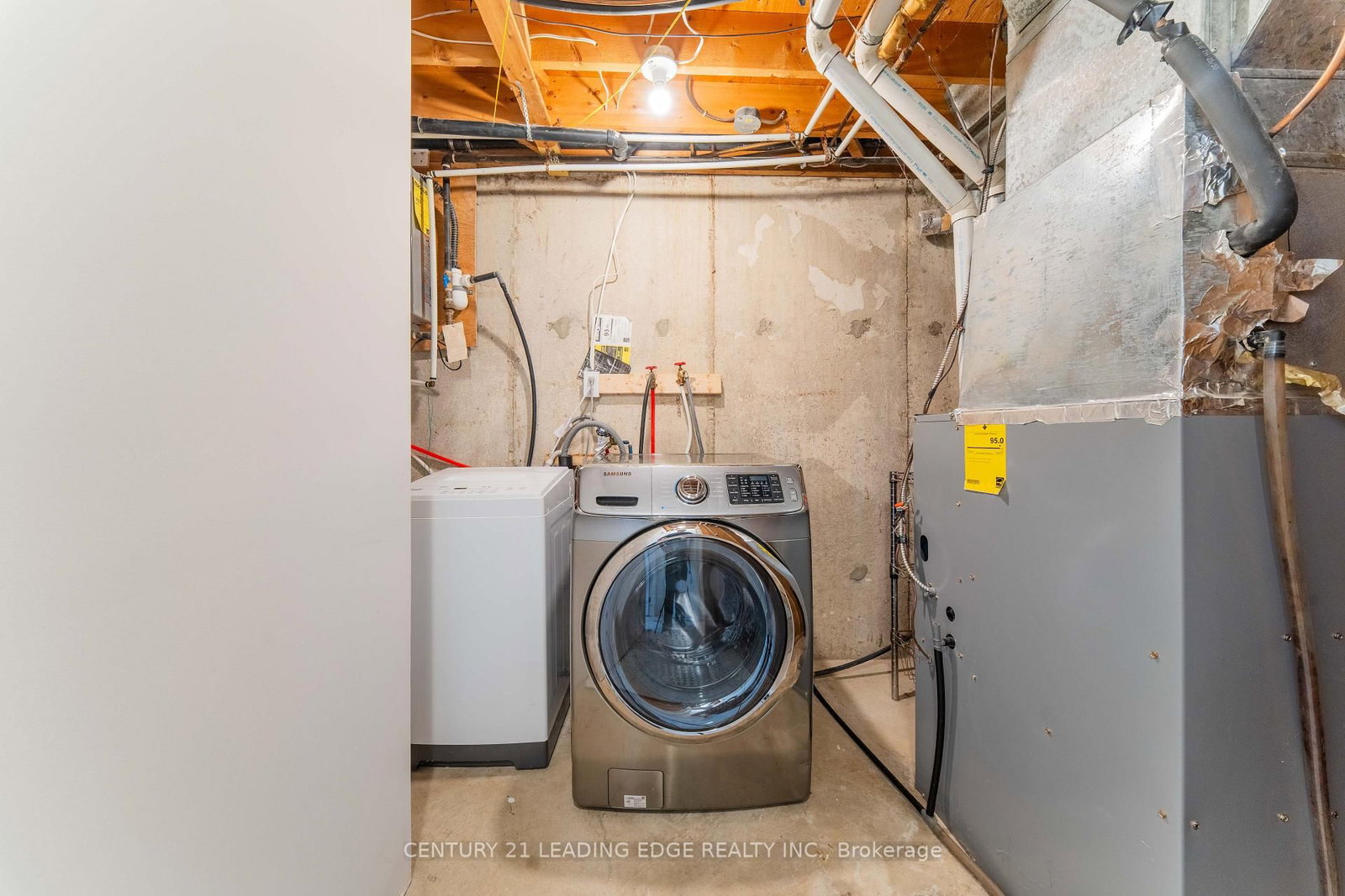 109 Phalen Crescent • Toronto, ON photo 36