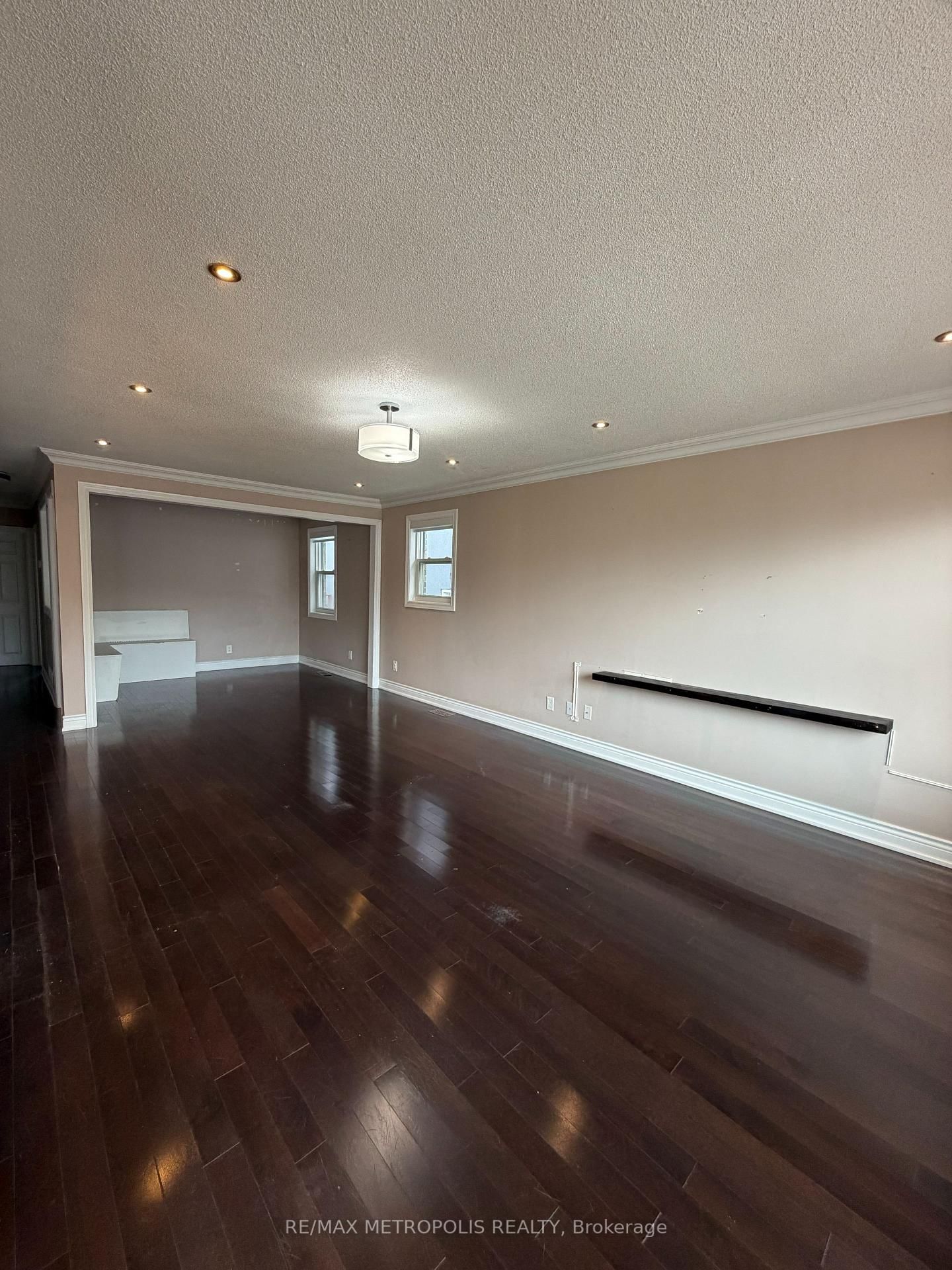 37 Lynvalley Crescent • Toronto, ON photo 6