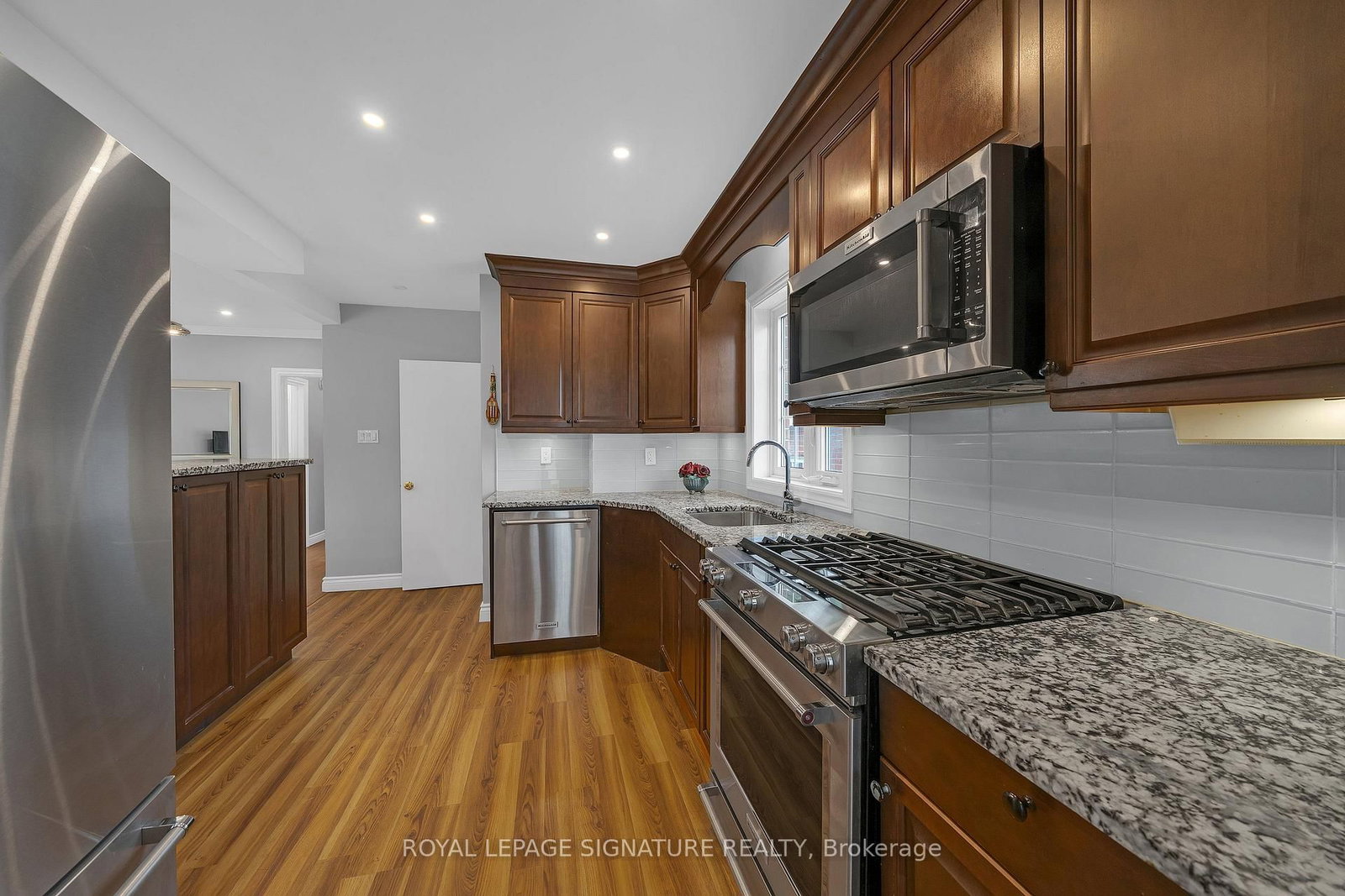 118 Rexleigh Drive • Toronto, ON photo 13