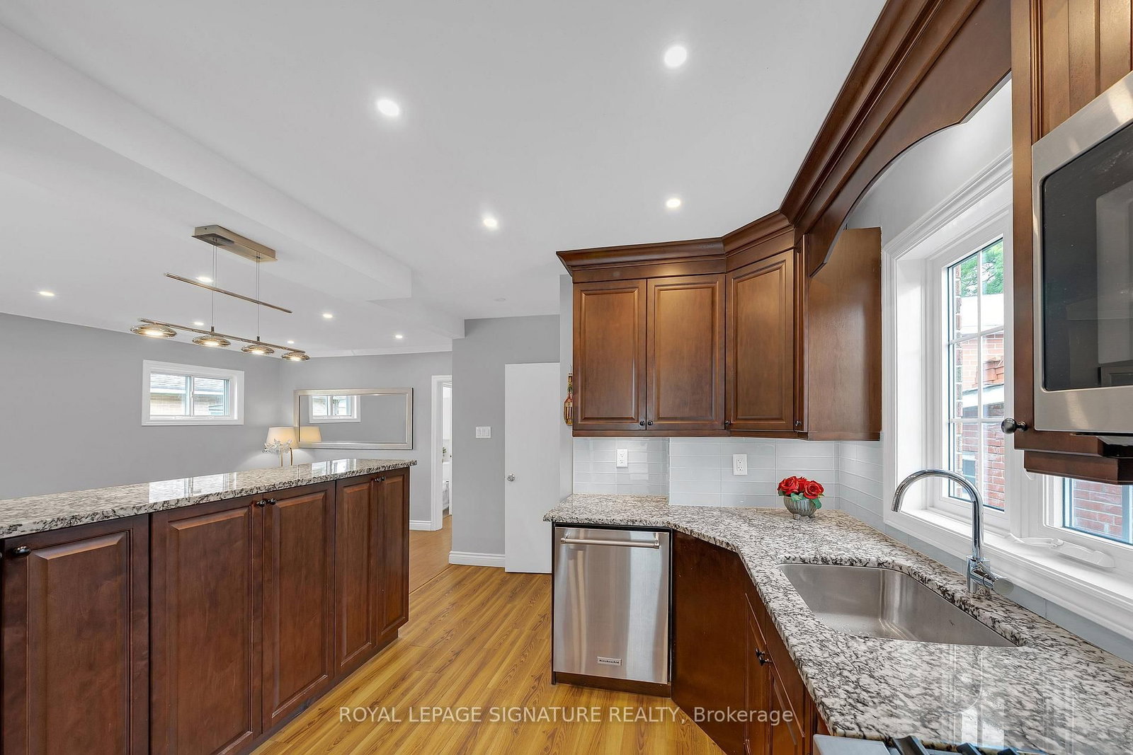 118 Rexleigh Drive • Toronto, ON photo 14