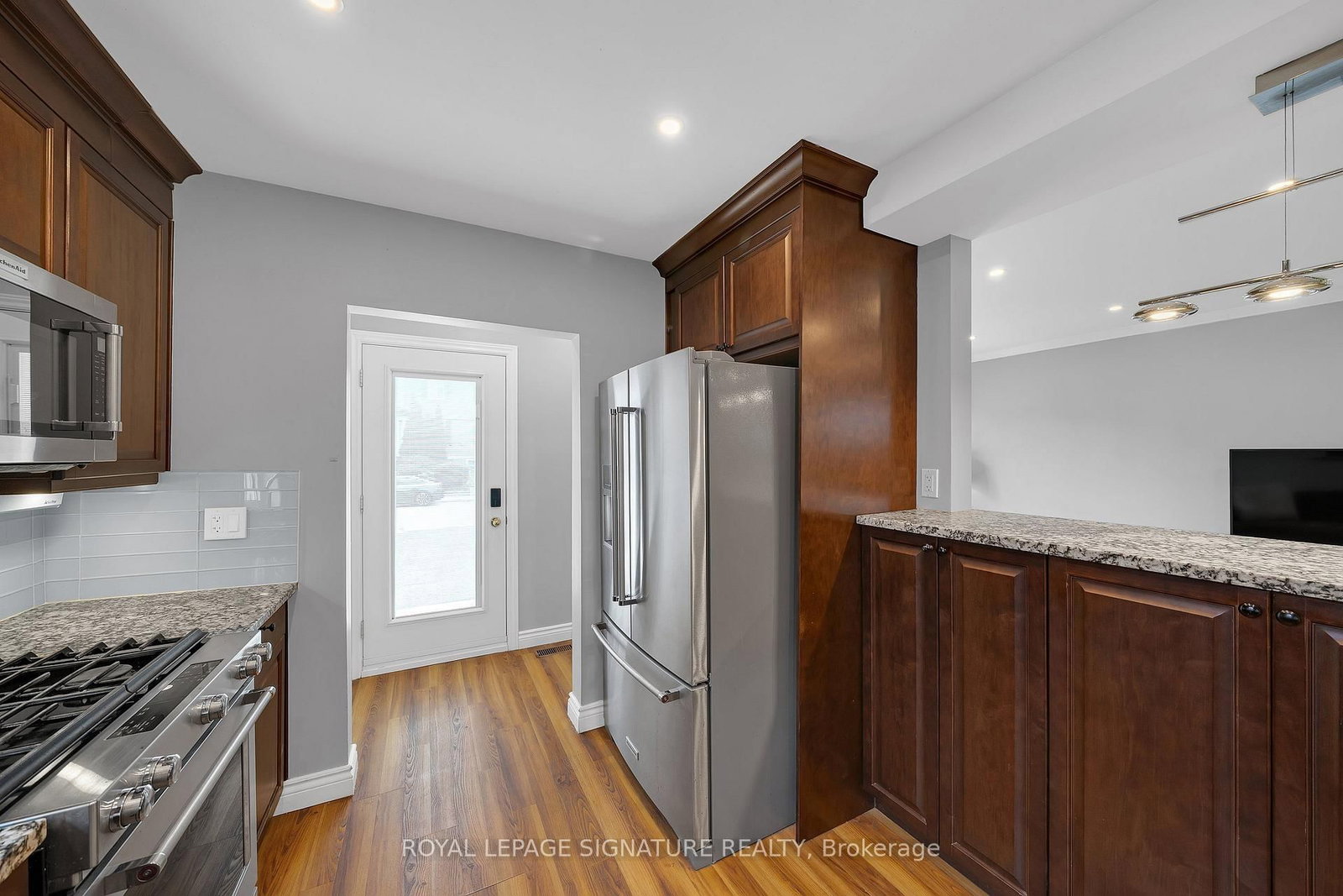 118 Rexleigh Drive • Toronto, ON photo 16