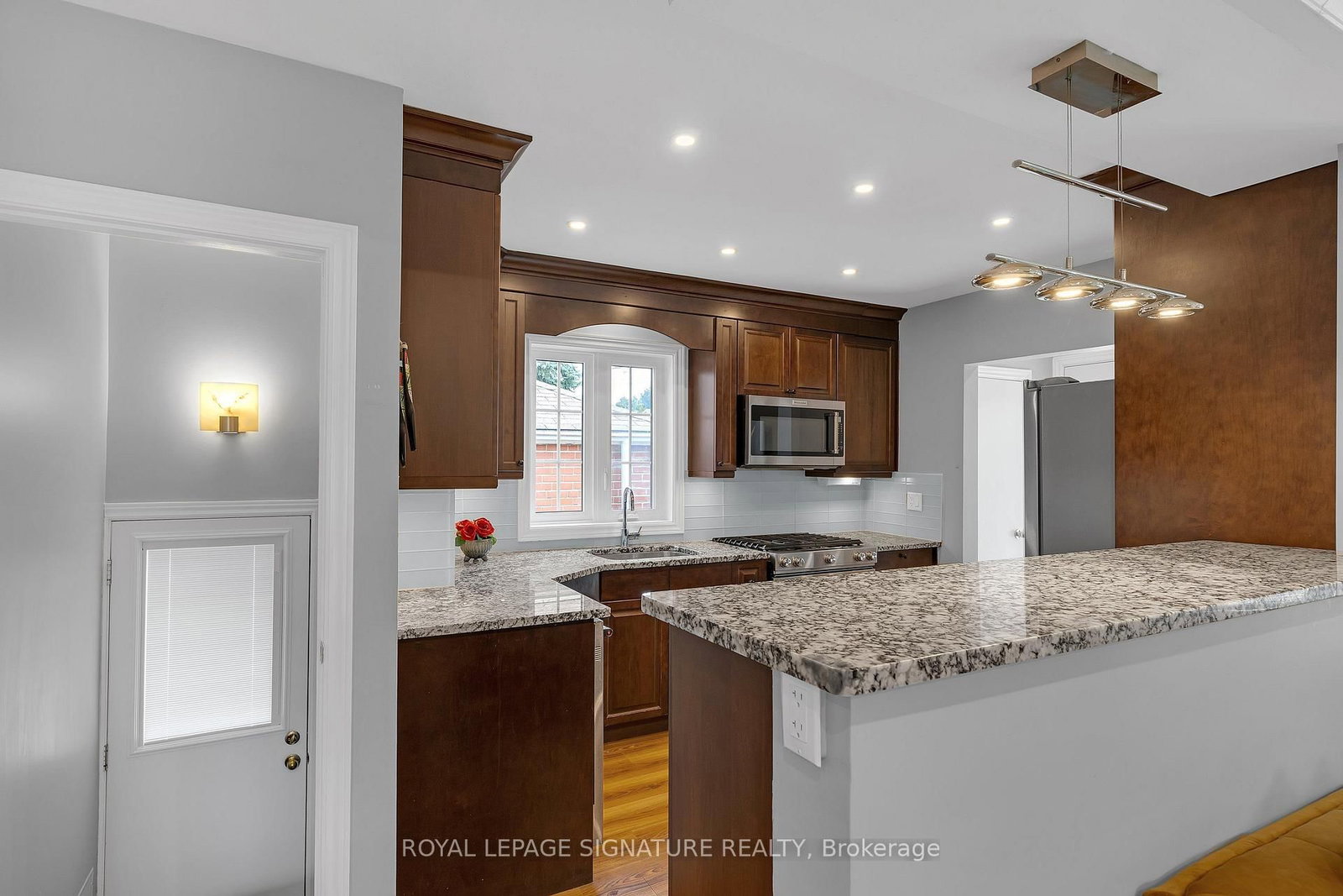 118 Rexleigh Drive • Toronto, ON photo 17