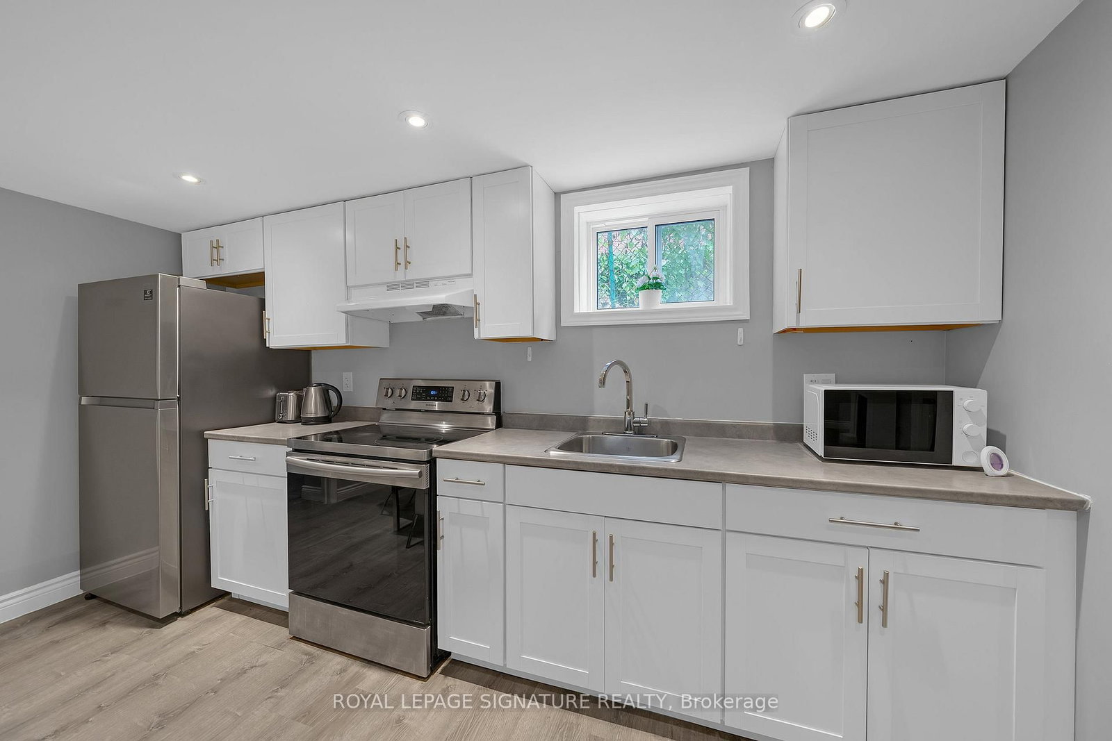 118 Rexleigh Drive • Toronto, ON photo 34