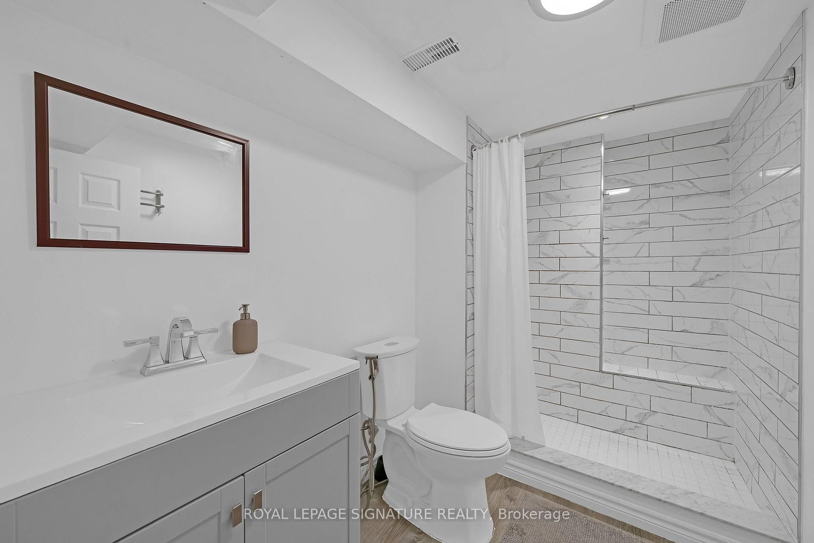 118 Rexleigh Drive • Toronto, ON photo 37