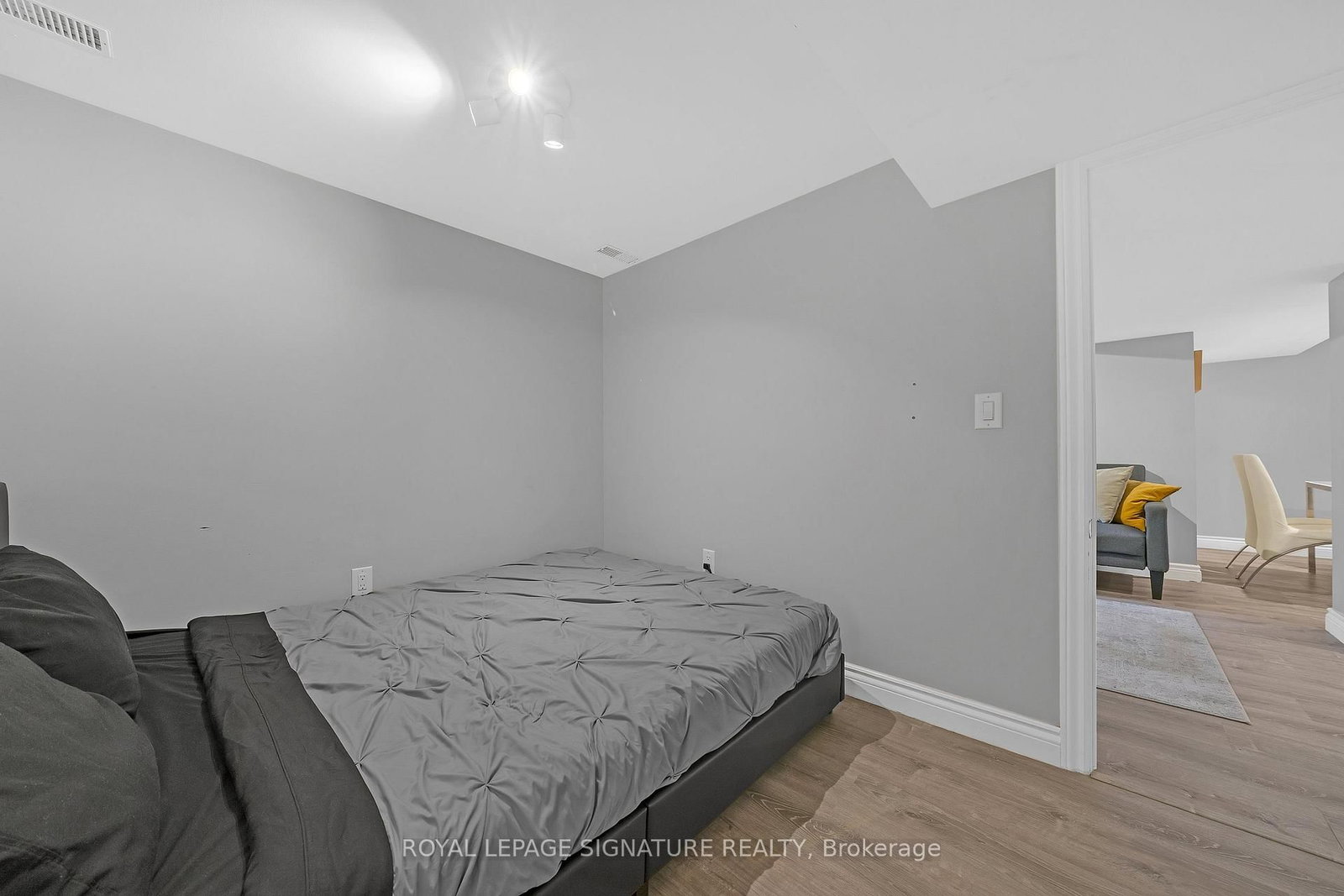 118 Rexleigh Drive • Toronto, ON photo 41