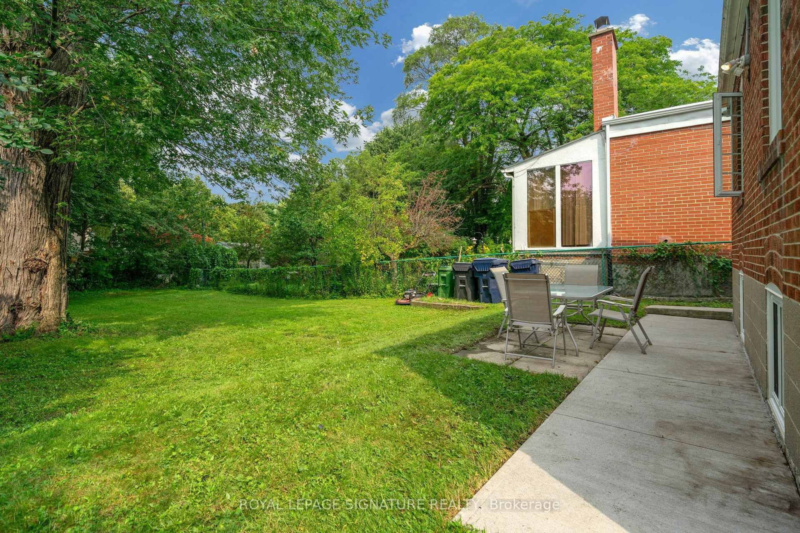 118 Rexleigh Drive • Toronto, ON photo 45