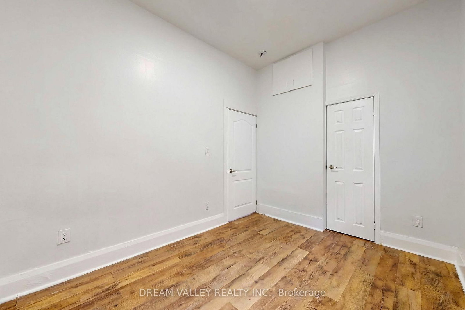 47 Laurel Avenue • Toronto, ON photo 14