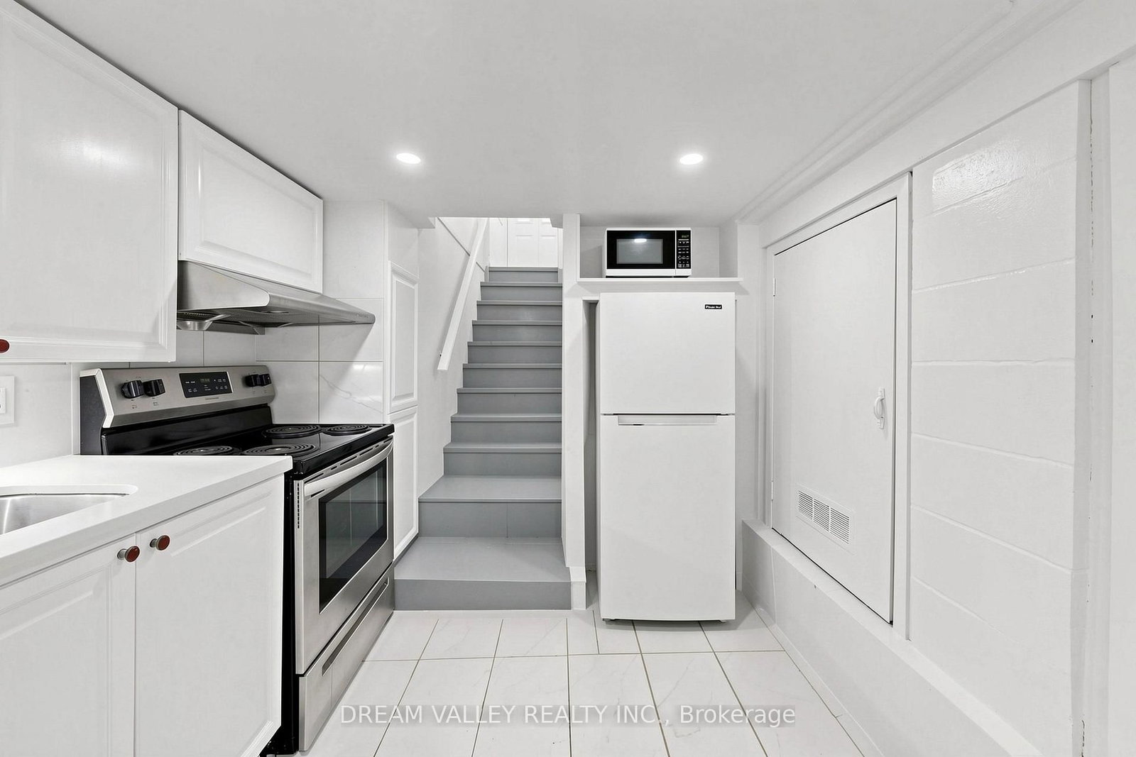 47 Laurel Avenue • Toronto, ON photo 20