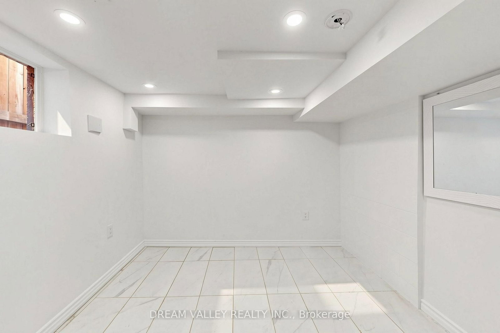 47 Laurel Avenue • Toronto, ON photo 24