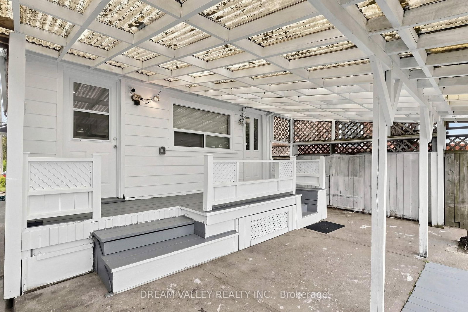 47 Laurel Avenue • Toronto, ON photo 26