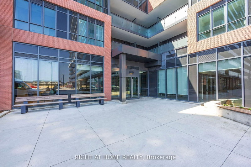 1131 - 2545 Simcoe Street N