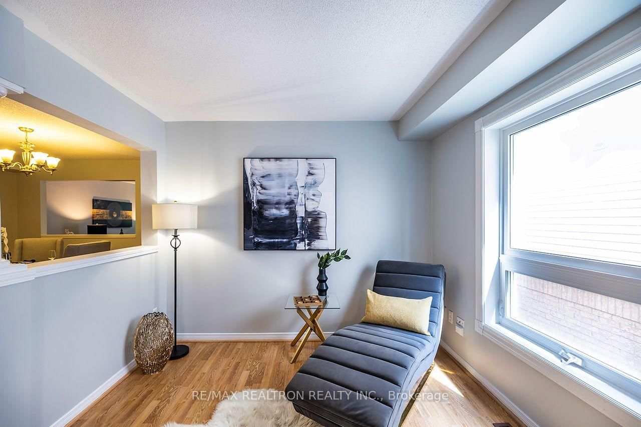 82 Beachgrove Crescent • Whitby, ON photo 5