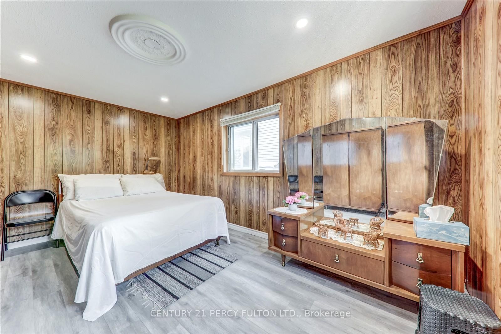 135 Cedar Crest Beach Road • Clarington, ON photo 13