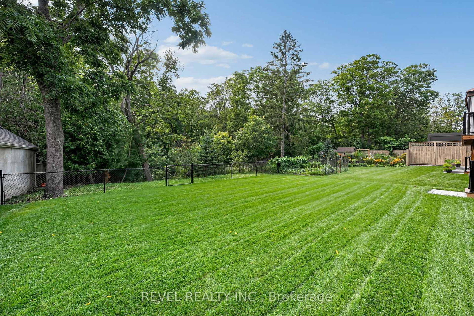 1472 Highbush Trail • Pickering, ON photo 45
