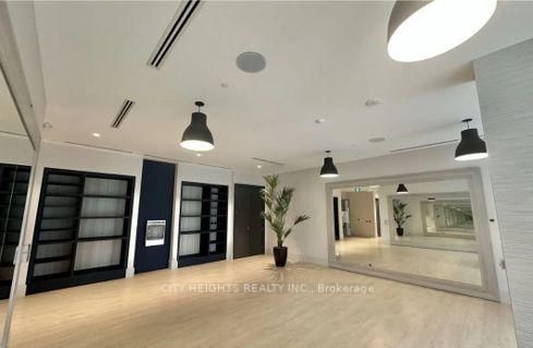 2002 - 2545 Simcoe Street N