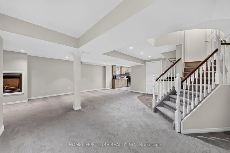 Lower - 1580 Heathside Crescent